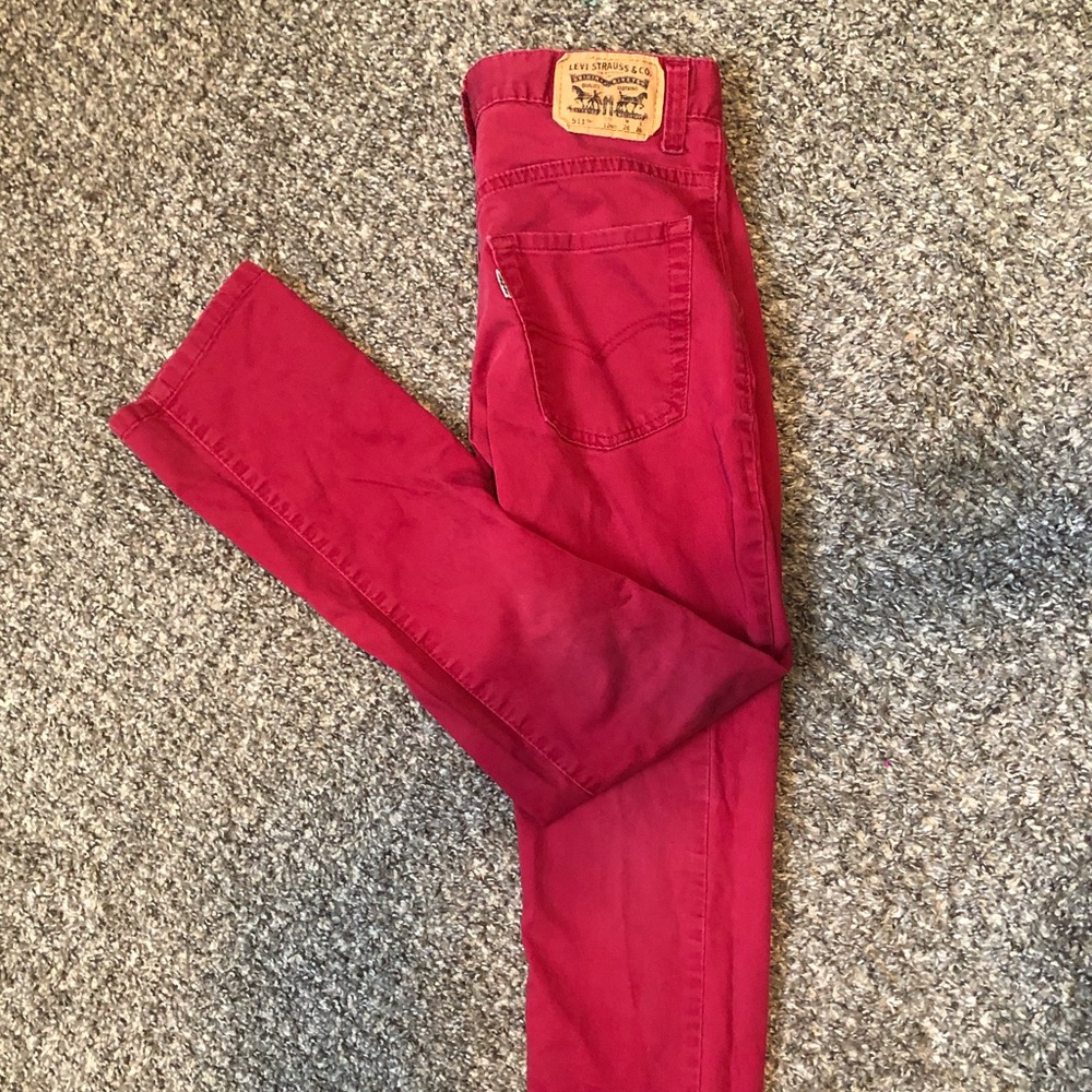 RED LEVI’S